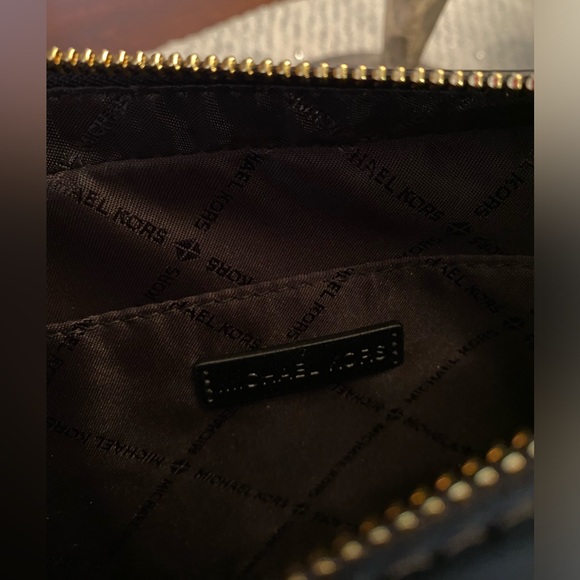 NWT! Michael Kors Jet Set Zip Crossbody Bag - Picture 9 of 16